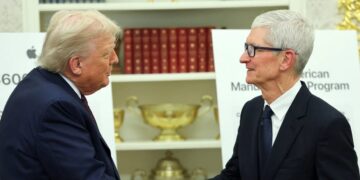 Did Tim Cook Really Flatter Trump? The Juicy Rumors You Can’t Ignore